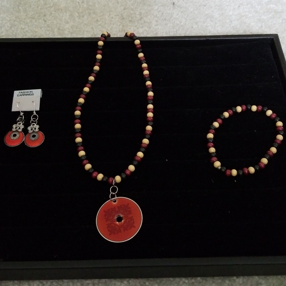 Natural wood bead set